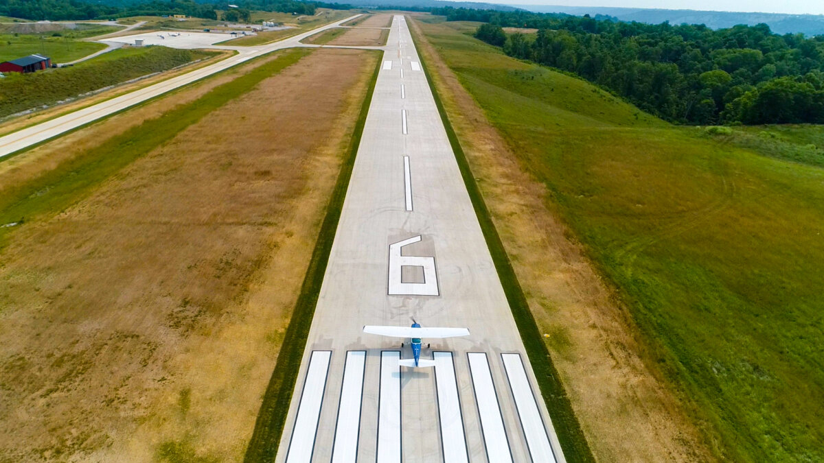 State of Kentucky celebrates the opening of new airport in Gallatin