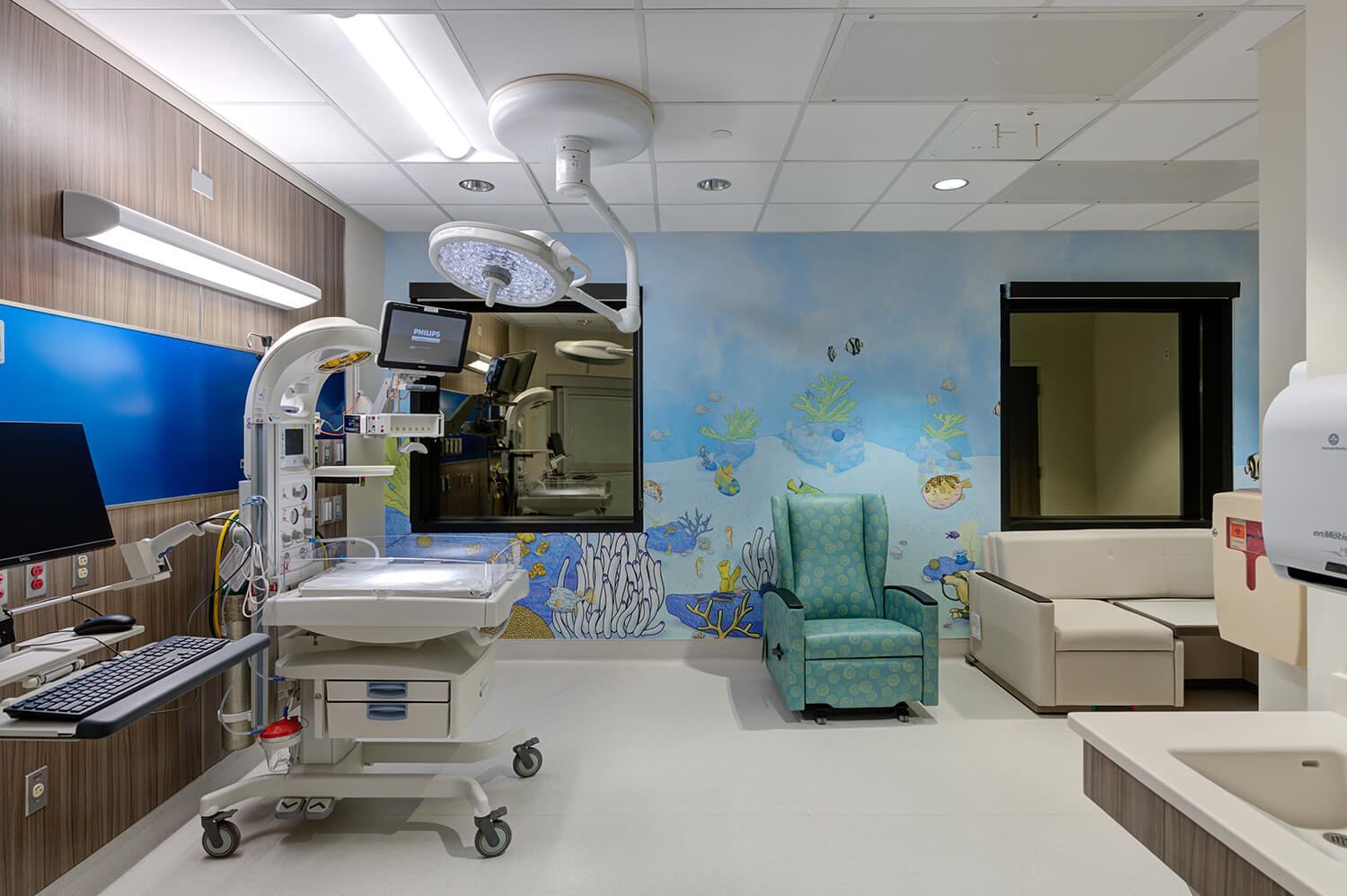 Studer Family Childrens Hospital_Pensacola_FL_02-192044_Interior_NICU 1